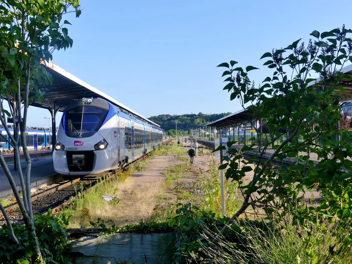 French Authorities Investigate Suspected Sabotage After Train Derailment