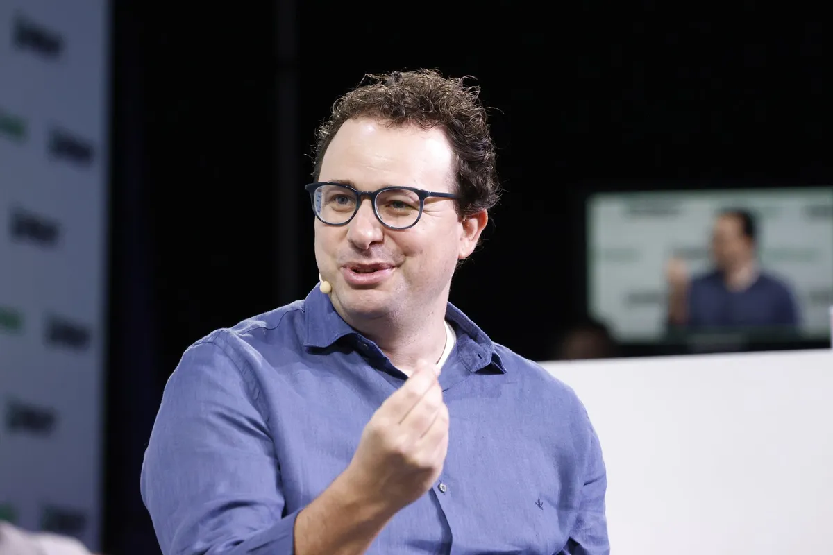 AI Leaders Urge Caution, Propose 'Pacing the Frontier'